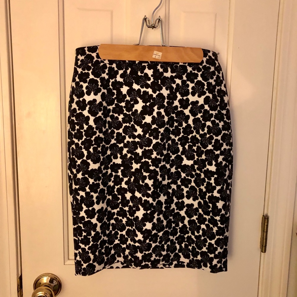 Floral J. Crew pencil skirt sz 00